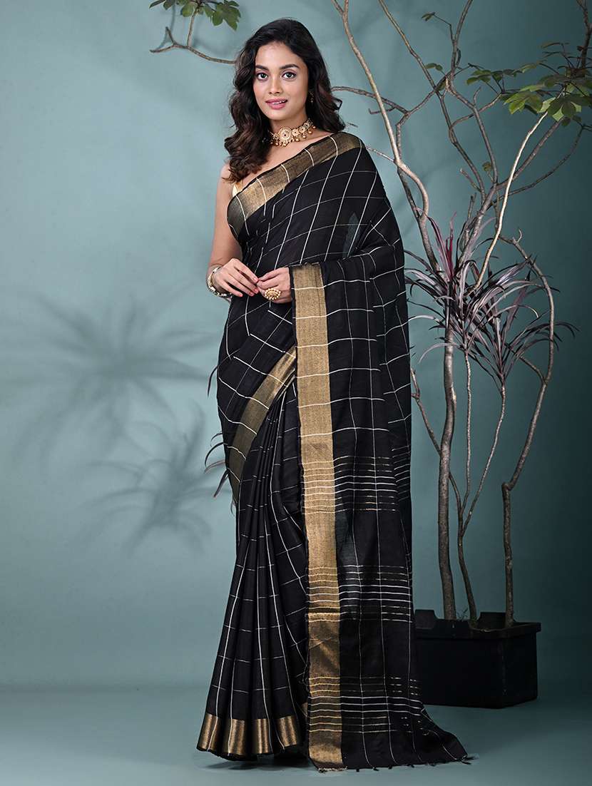 women checkered bordered saree with blouse