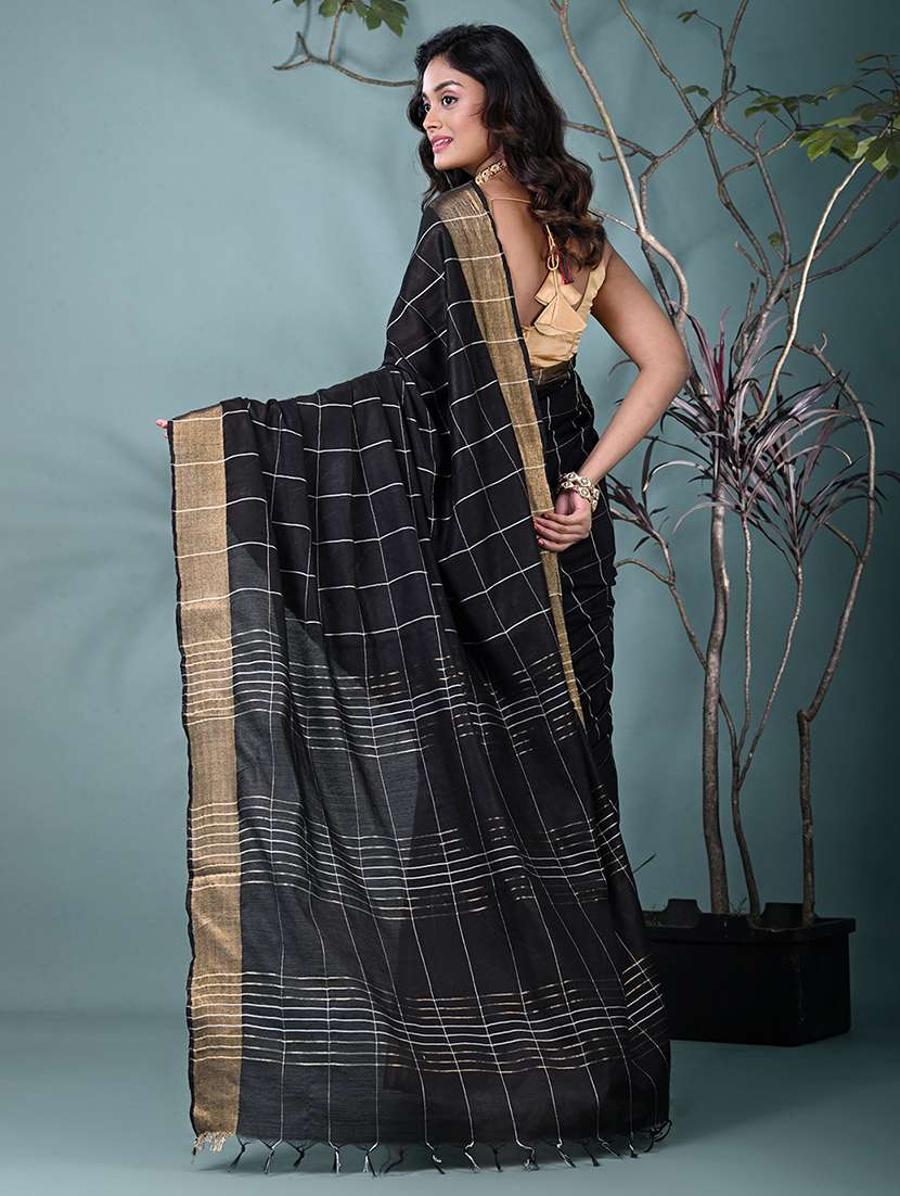 women checkered bordered saree with blouse - 22312836 -  Standard Image - 3