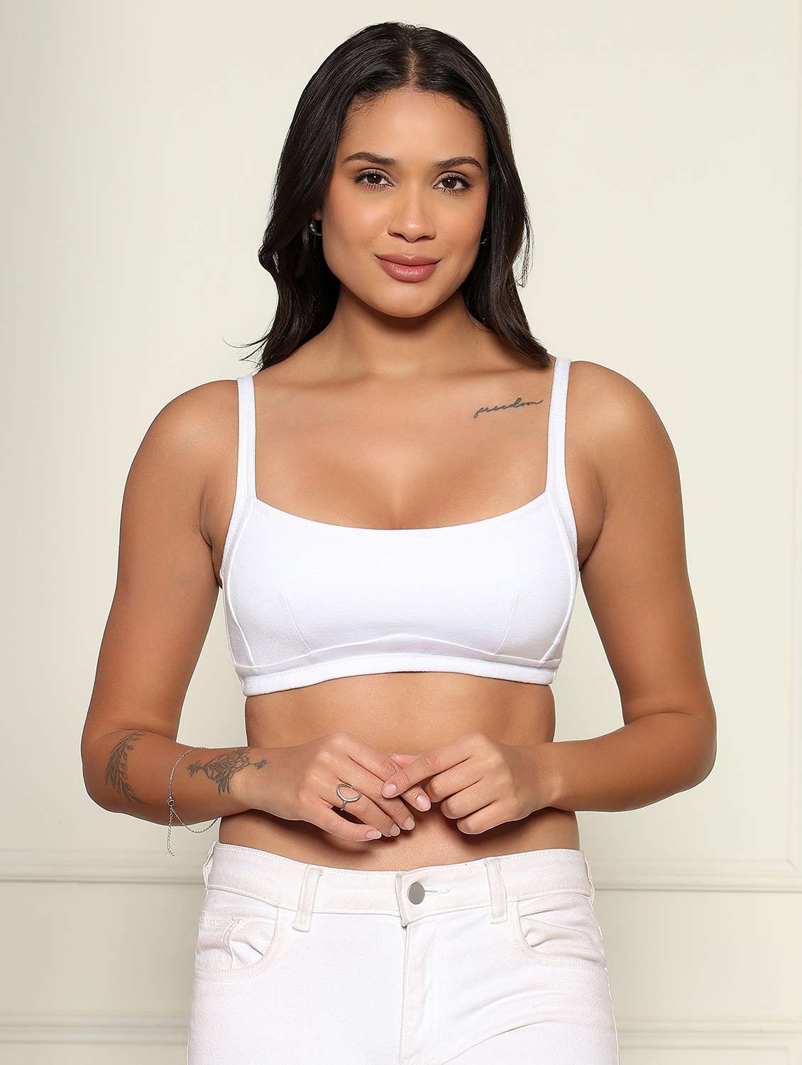 women solid non padded sports bra