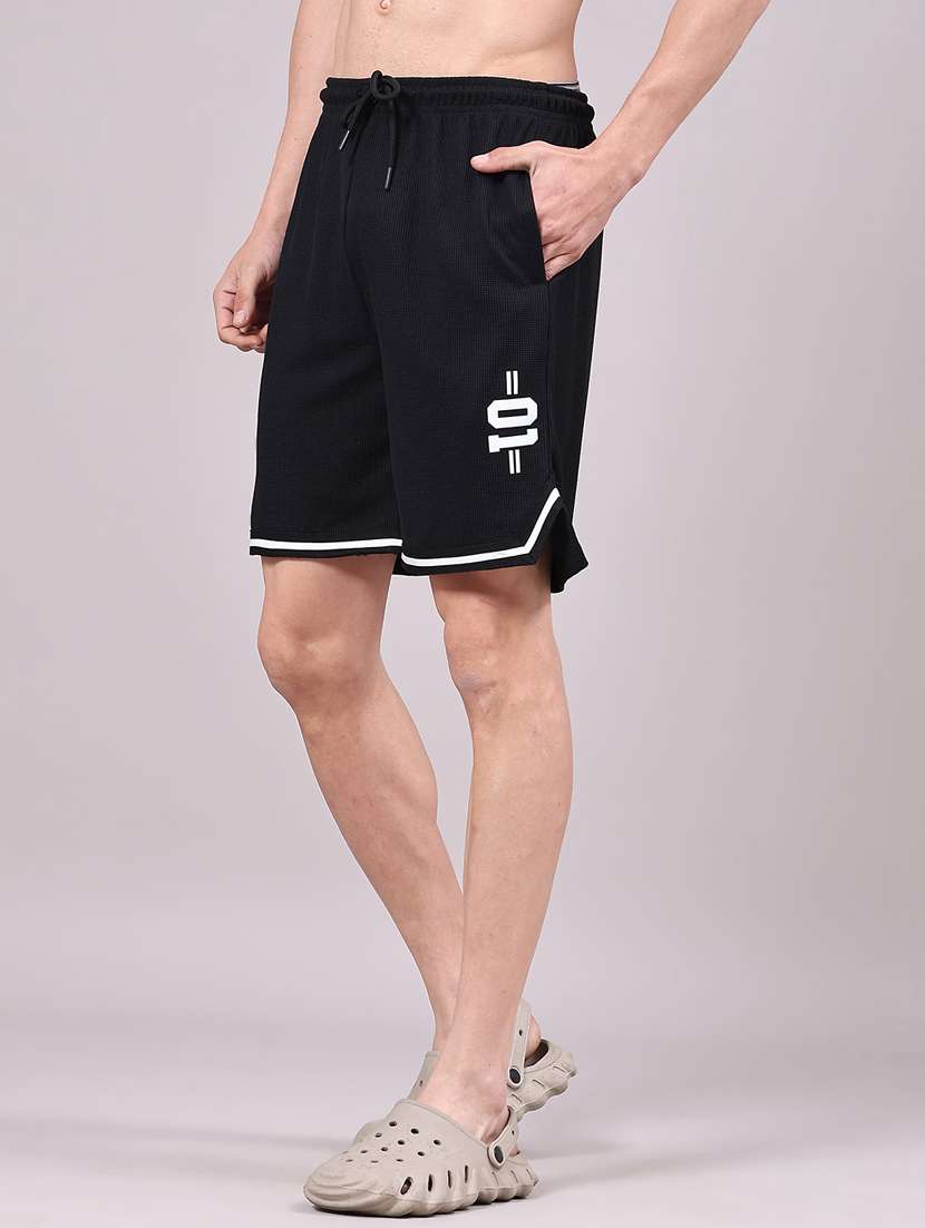 men typographic mid rise regular fit sports shorts