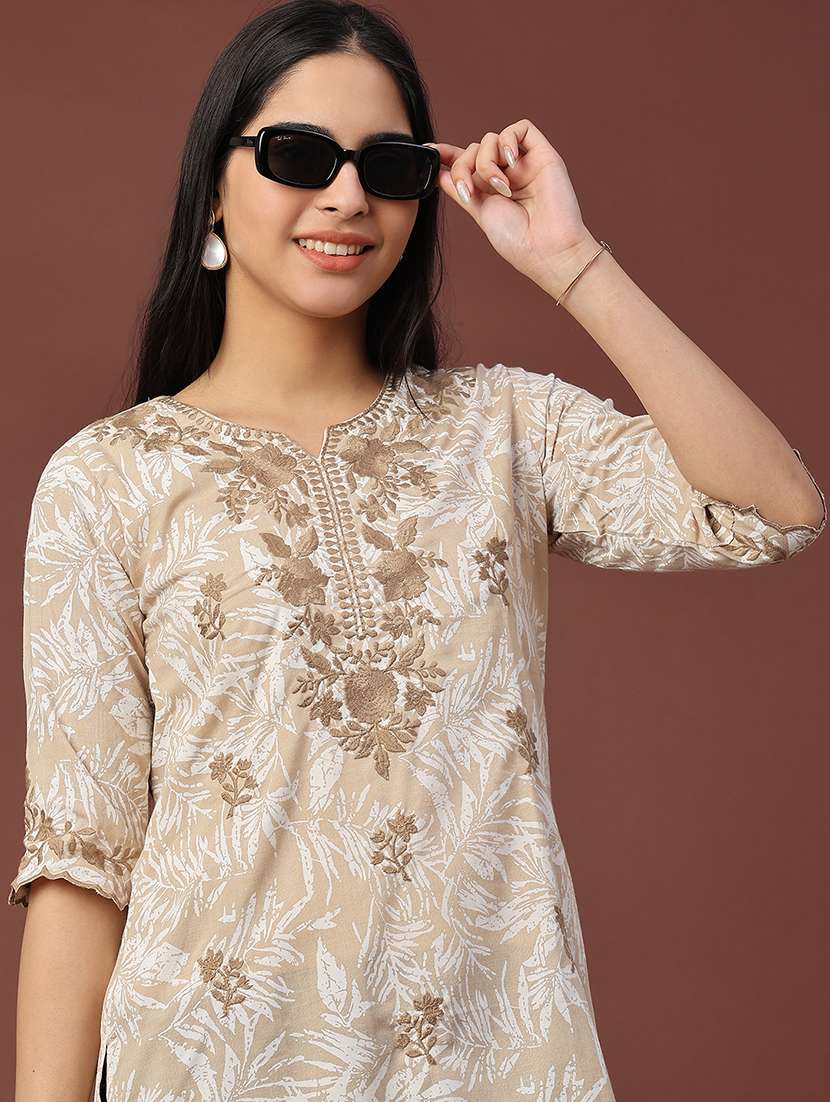 women printed three quarter sleeve straight kurti