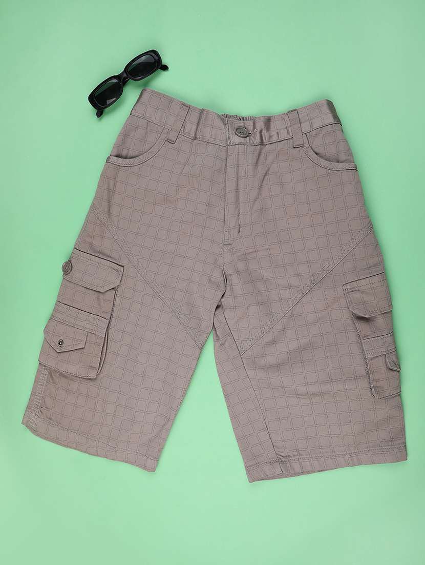 boys printed mid rise cargo shorts