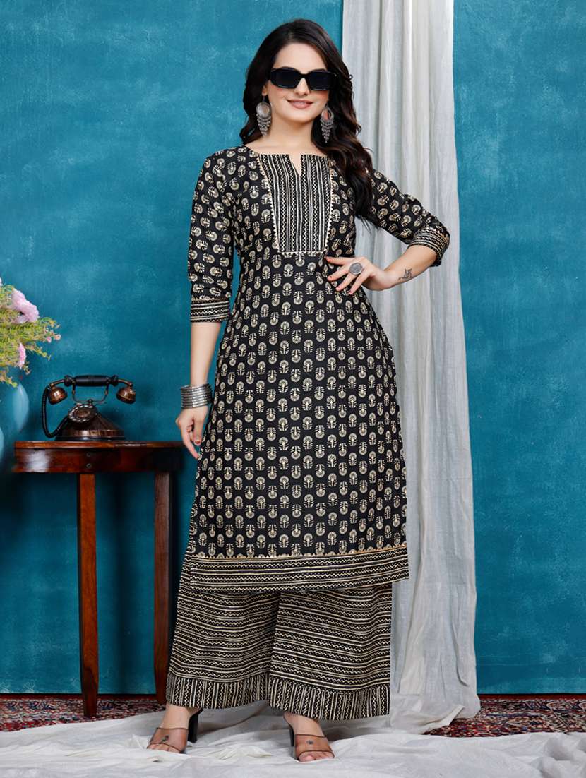 women printed kurta and palazzo set