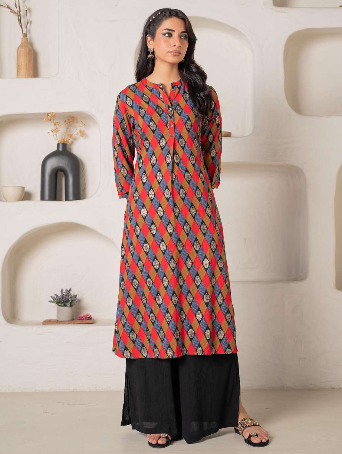 women geometric viscose straight kurta - 22316854 -  Standard Image - 3