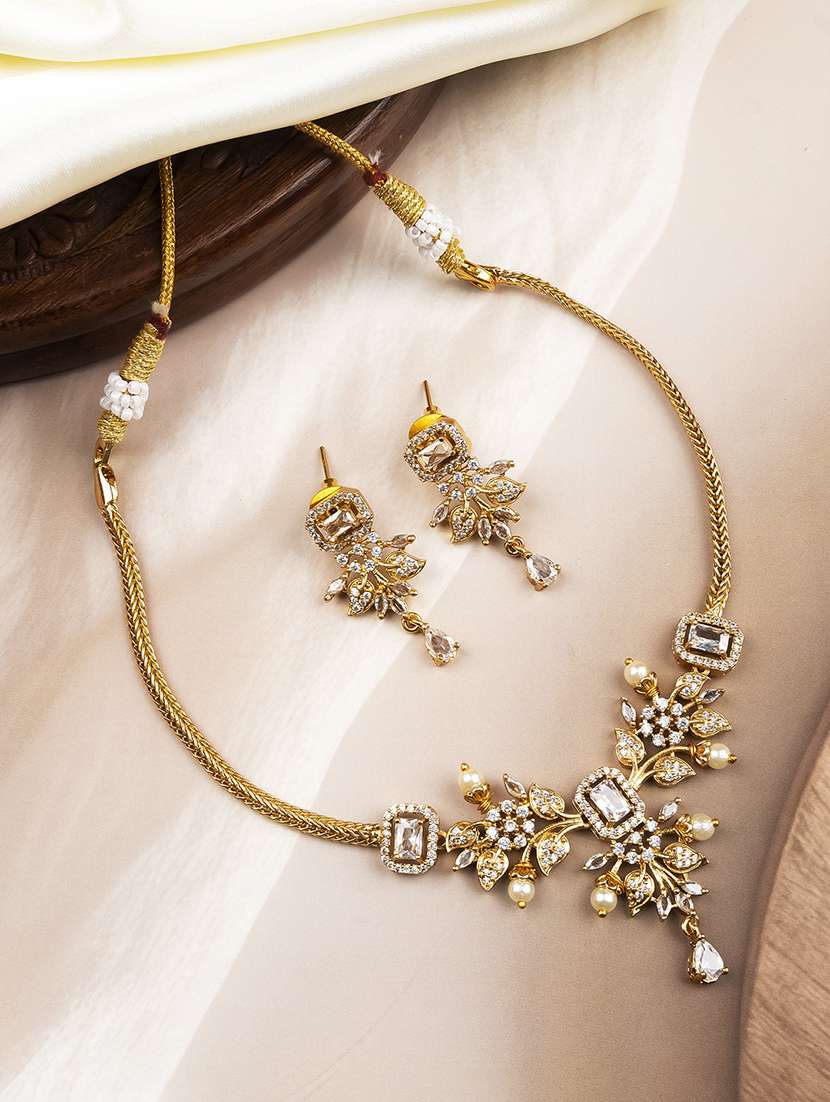 gold plated white ad flower design pendant necklace set