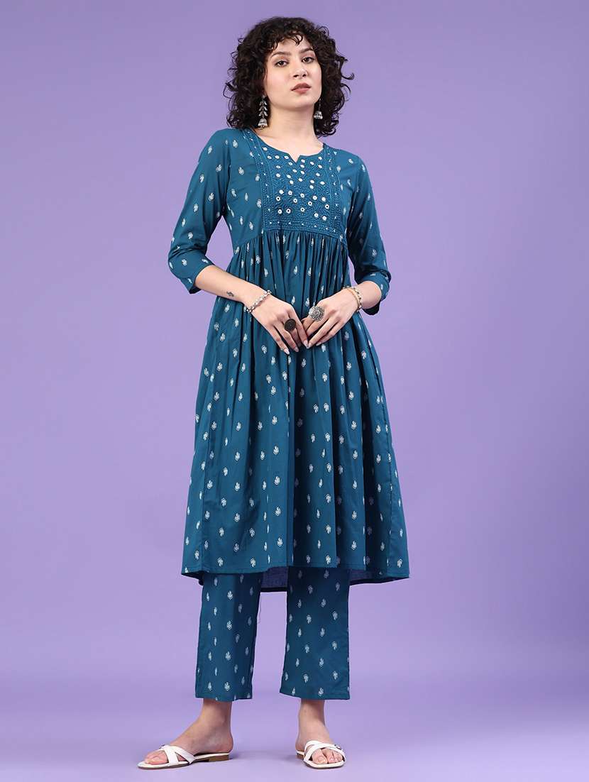 women printed three quarter sleeve kurta pant set