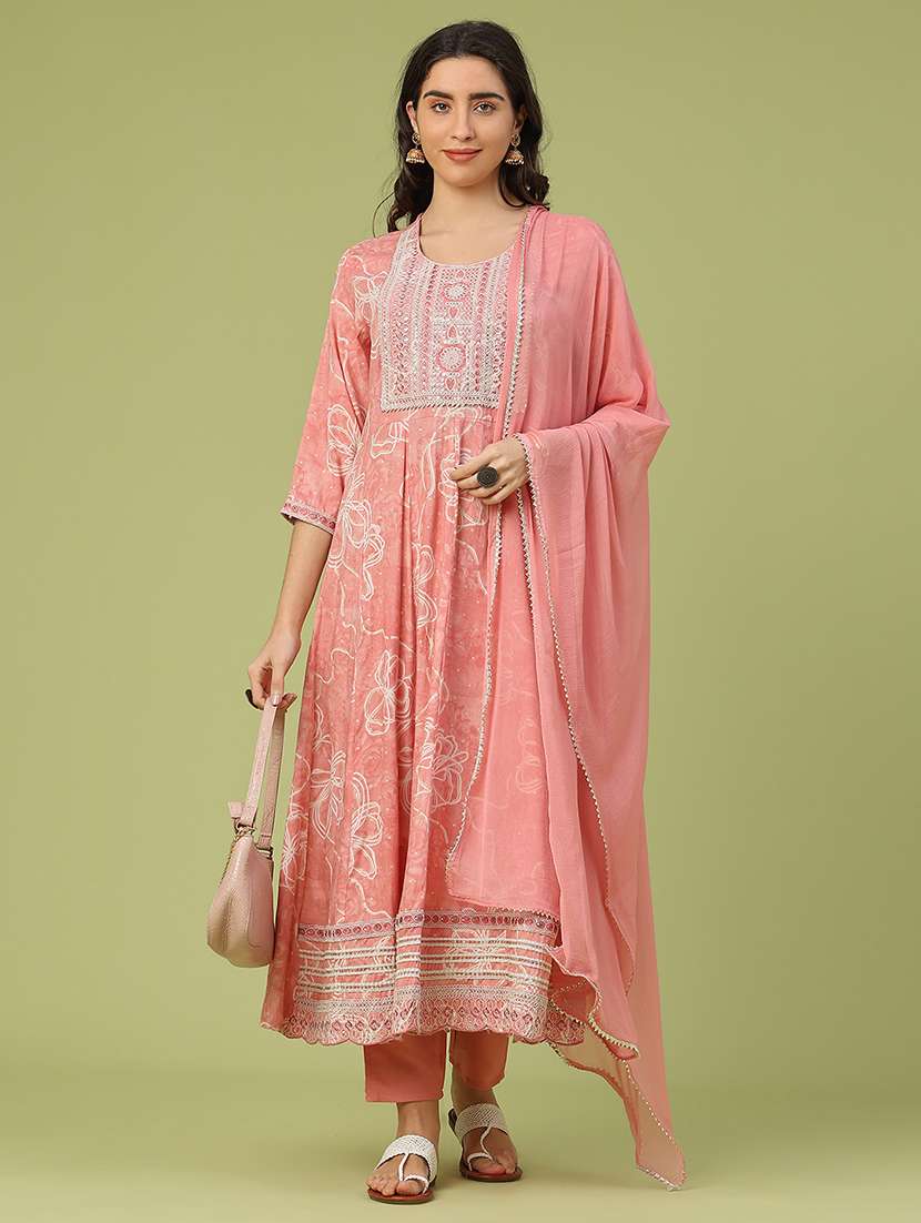 women floral three quarter sleeve kurta pant with dupatta set
