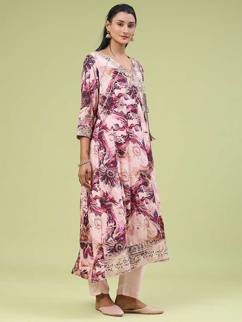  women floral three quarter sleeve kurta pant with dupatta set - 22317409 -  Standard Image - 3