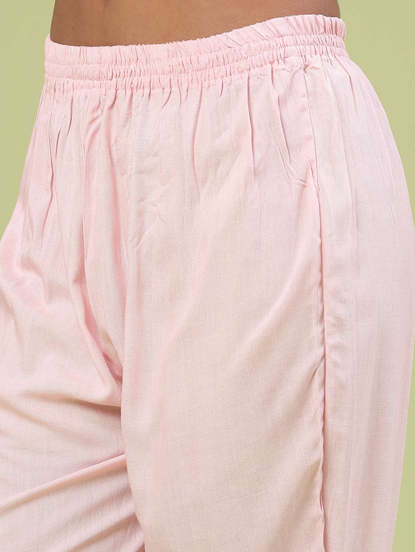  women floral three quarter sleeve kurta pant with dupatta set - 22317409 -  Standard Image - 5