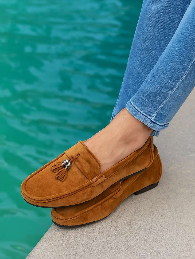 men beige slip on loafer