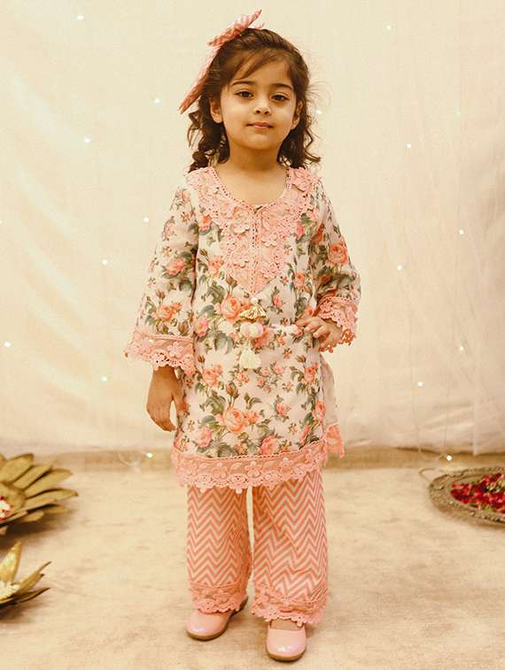 girls printed kurta and pant set