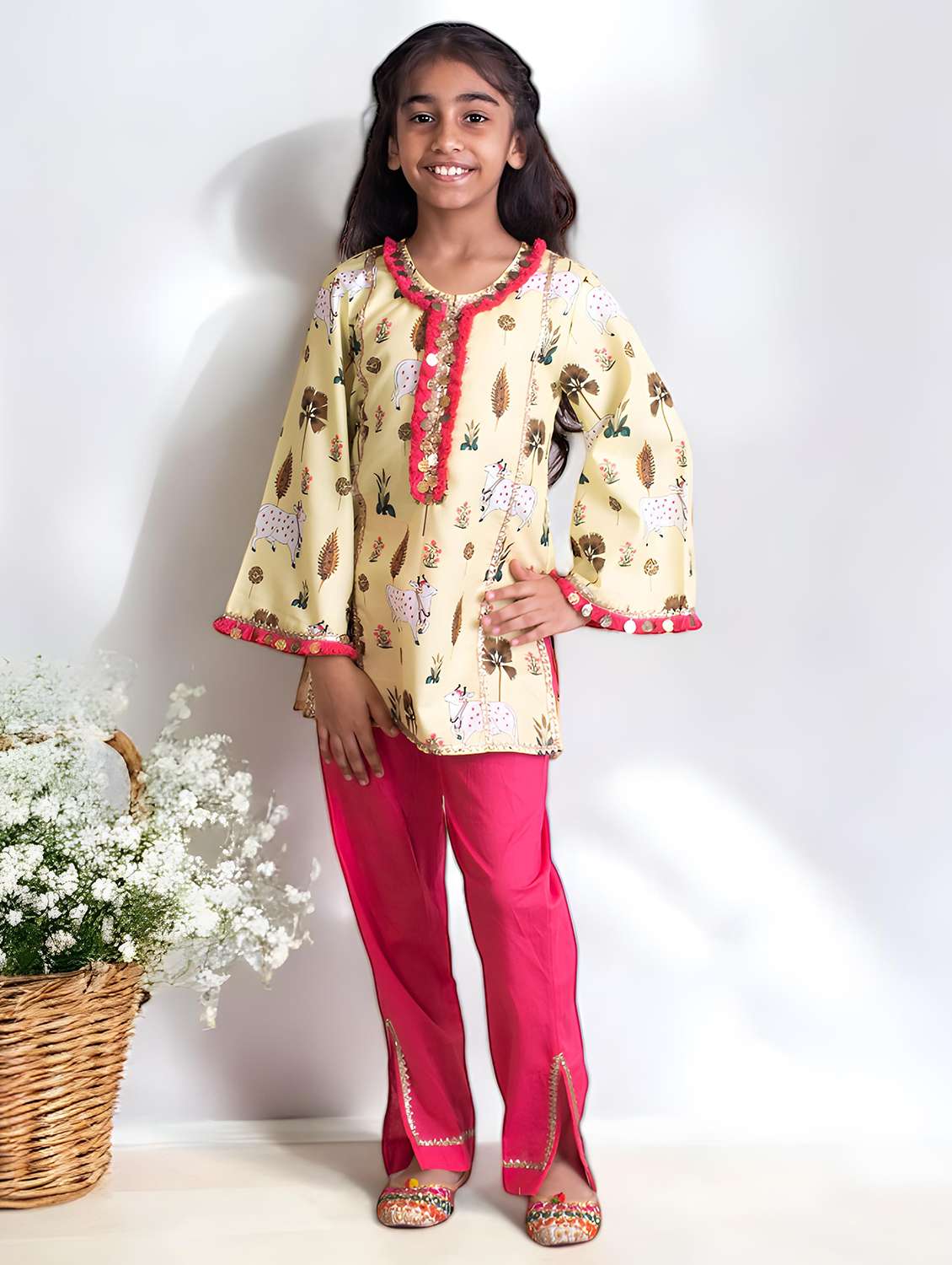 girls printed kurta and pant set