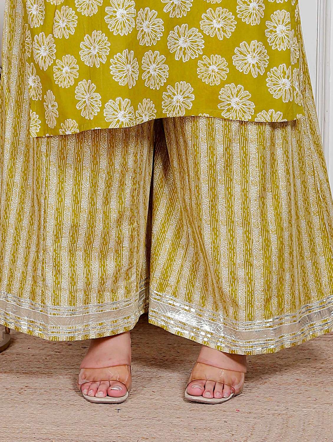 women plus size floral three quarter sleeve kurta palazzo with dupatta set - 22317775 -  Standard Image - 5