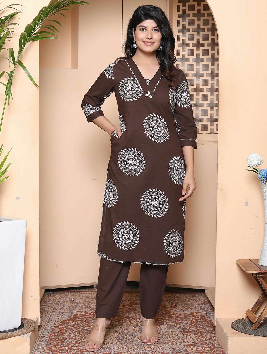 women printed three quarter sleeve kurta pant set