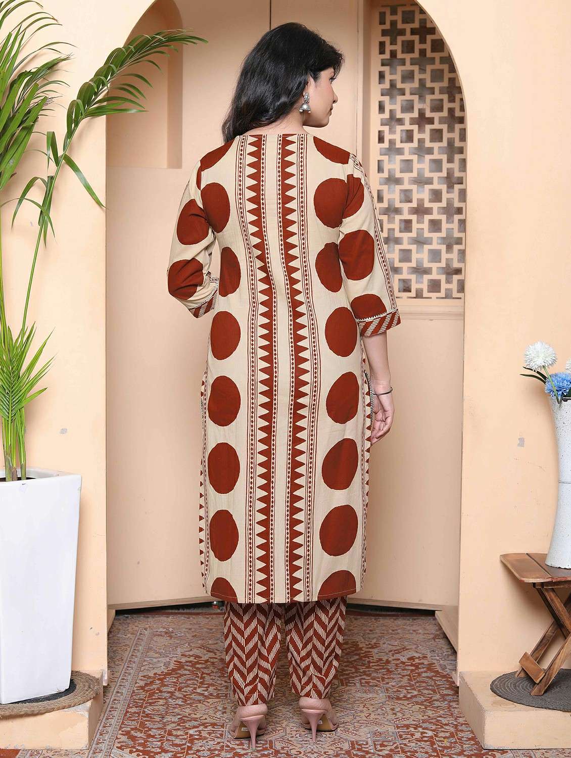 women printed three quarter sleeve kurta pant set - 22317822 -  Standard Image - 3