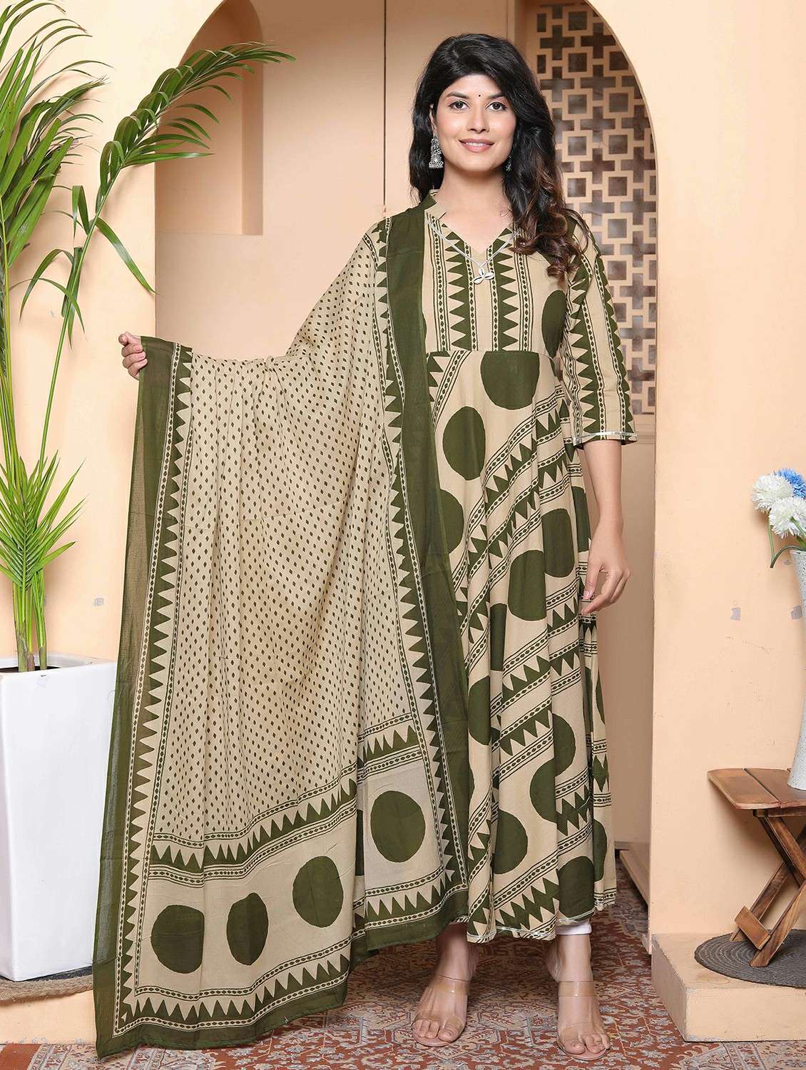 women printed three quarter sleeve kurta with dupatta set