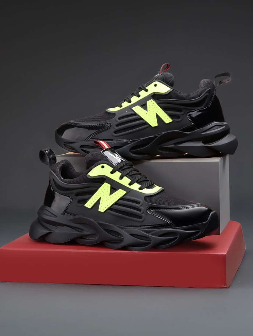 men black lace up sport shoe