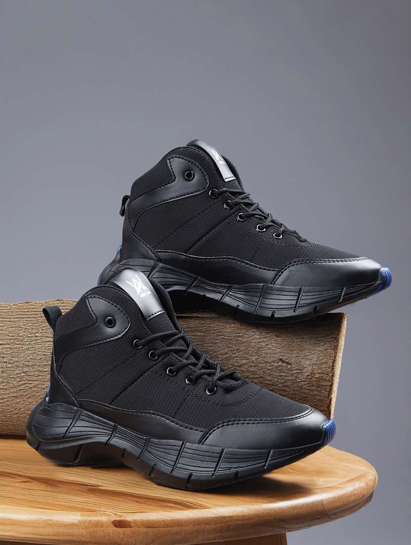 men black lace up sport shoe