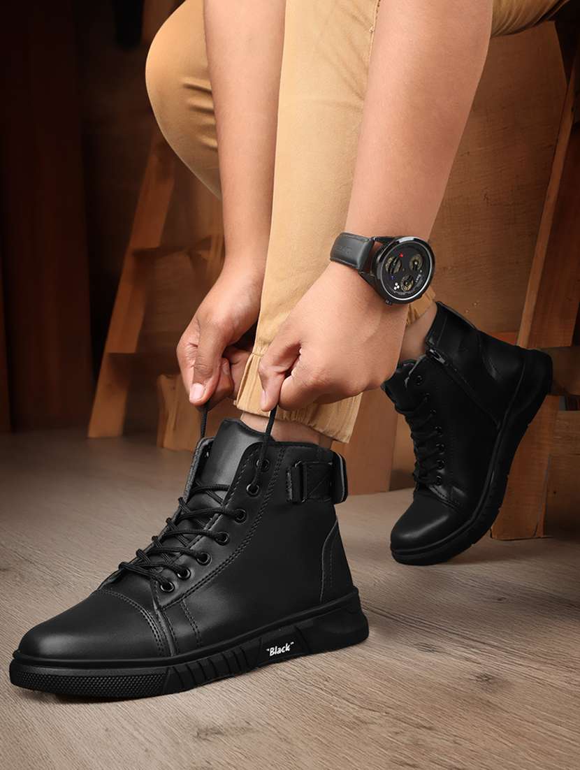 men black lace up boot