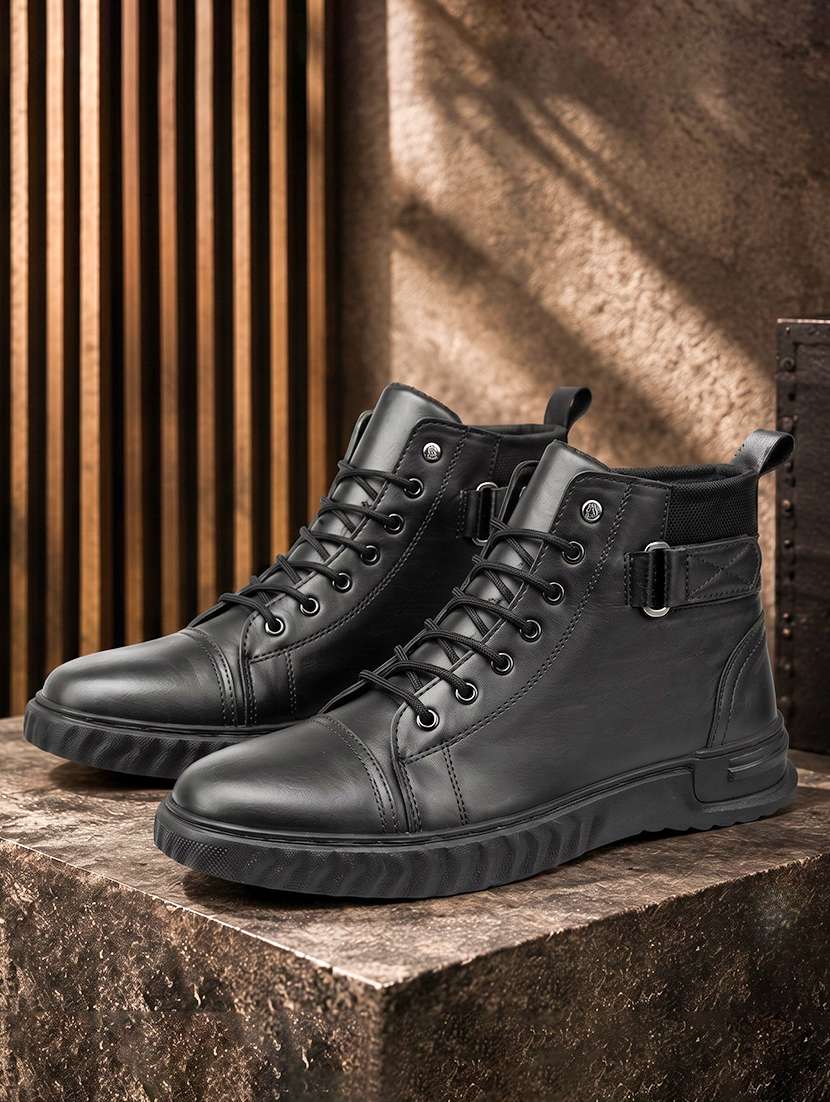 men black lace up boot
