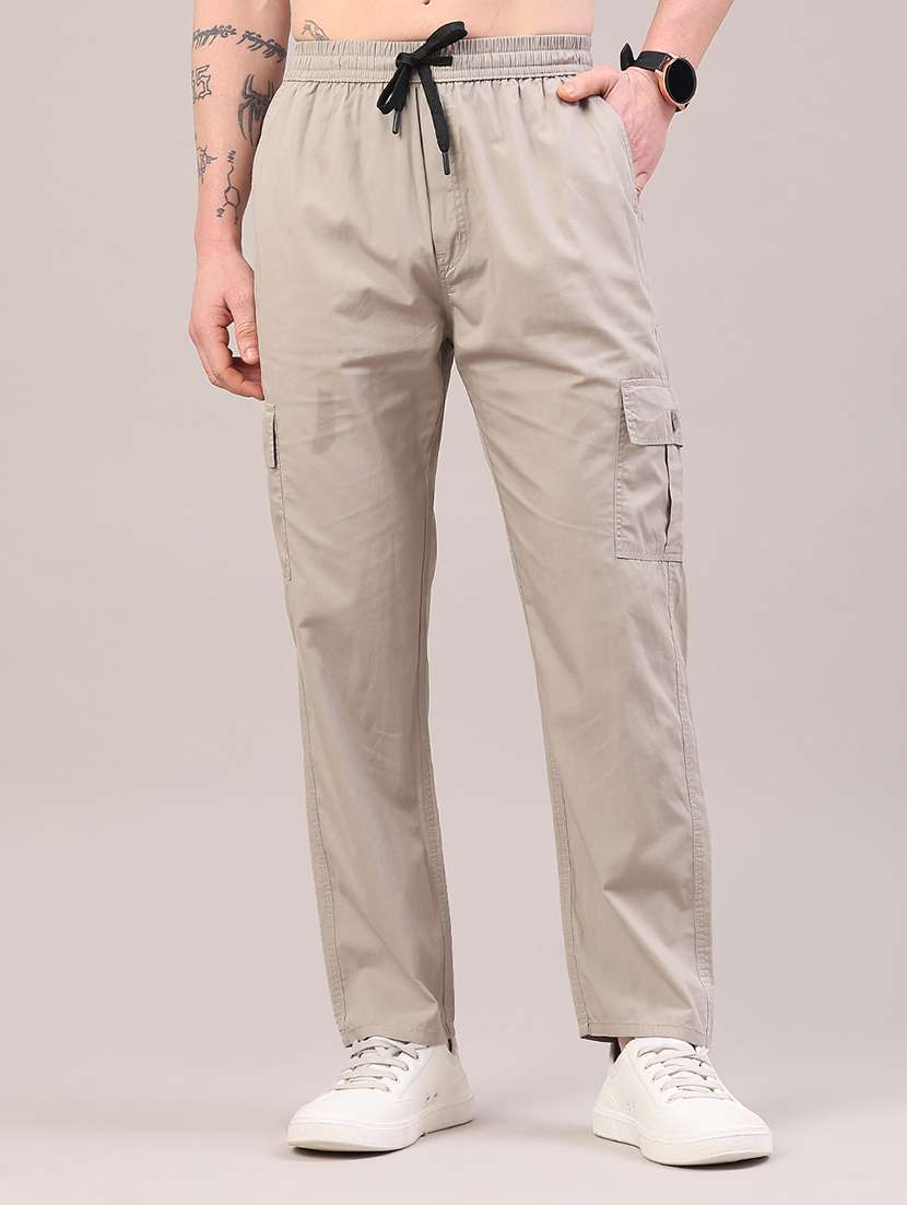 men solid mid rise regular fit cargo 
