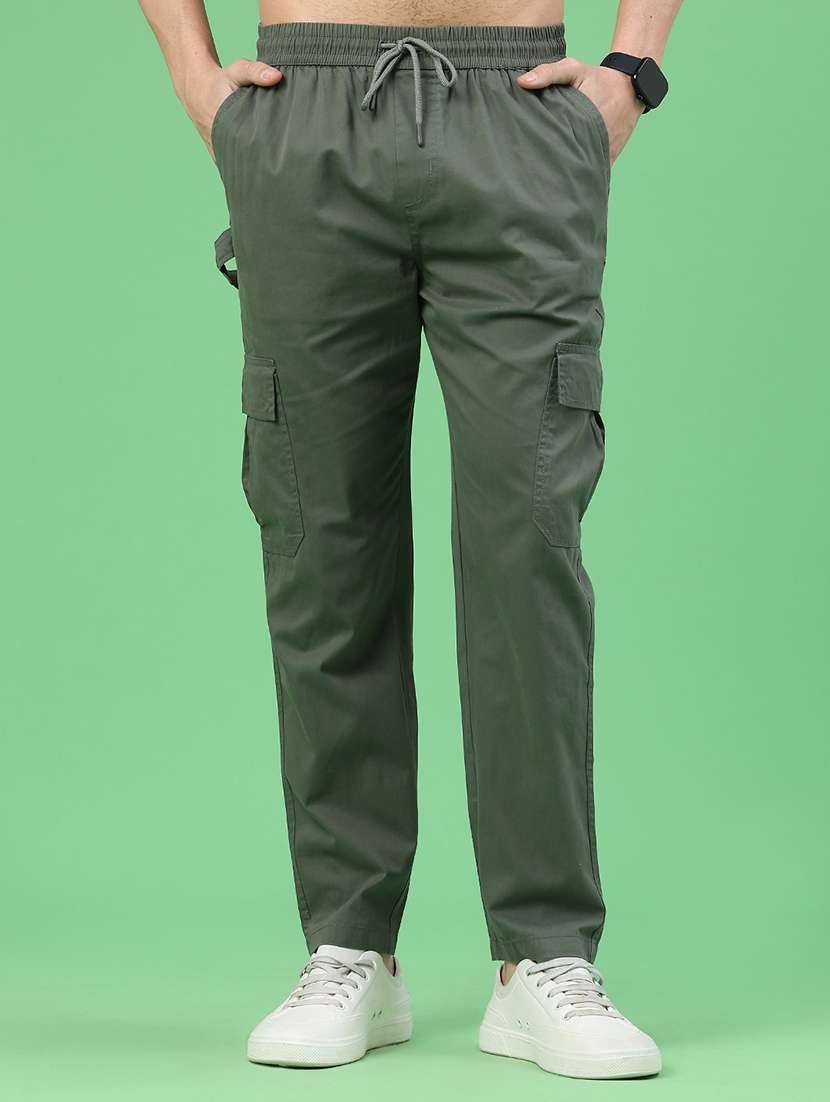 men solid mid rise regular fit cargo 