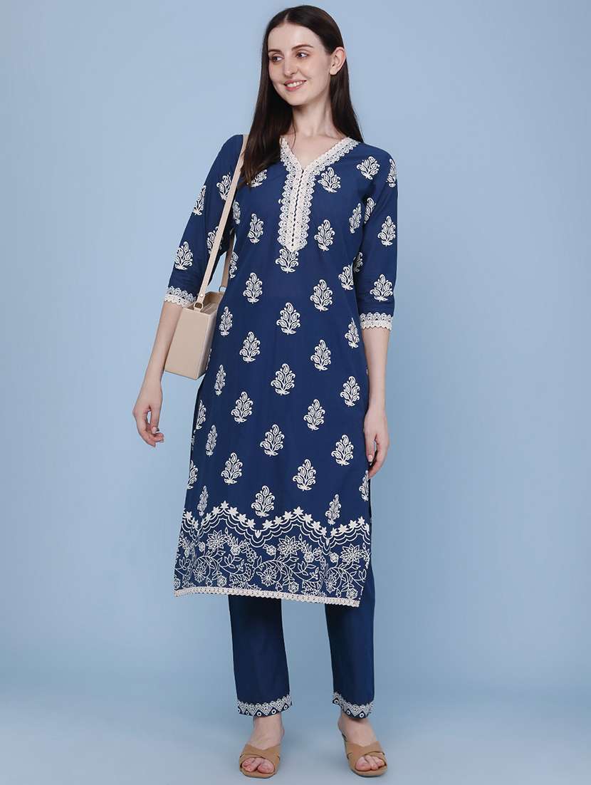 women printed three quarter sleeves kurta and pant set