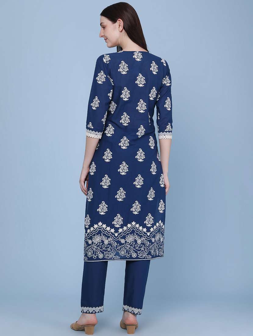 Women Printed Three Quarter Sleeves Kurta And Pant Set - 22319117 -  Standard Image - 3