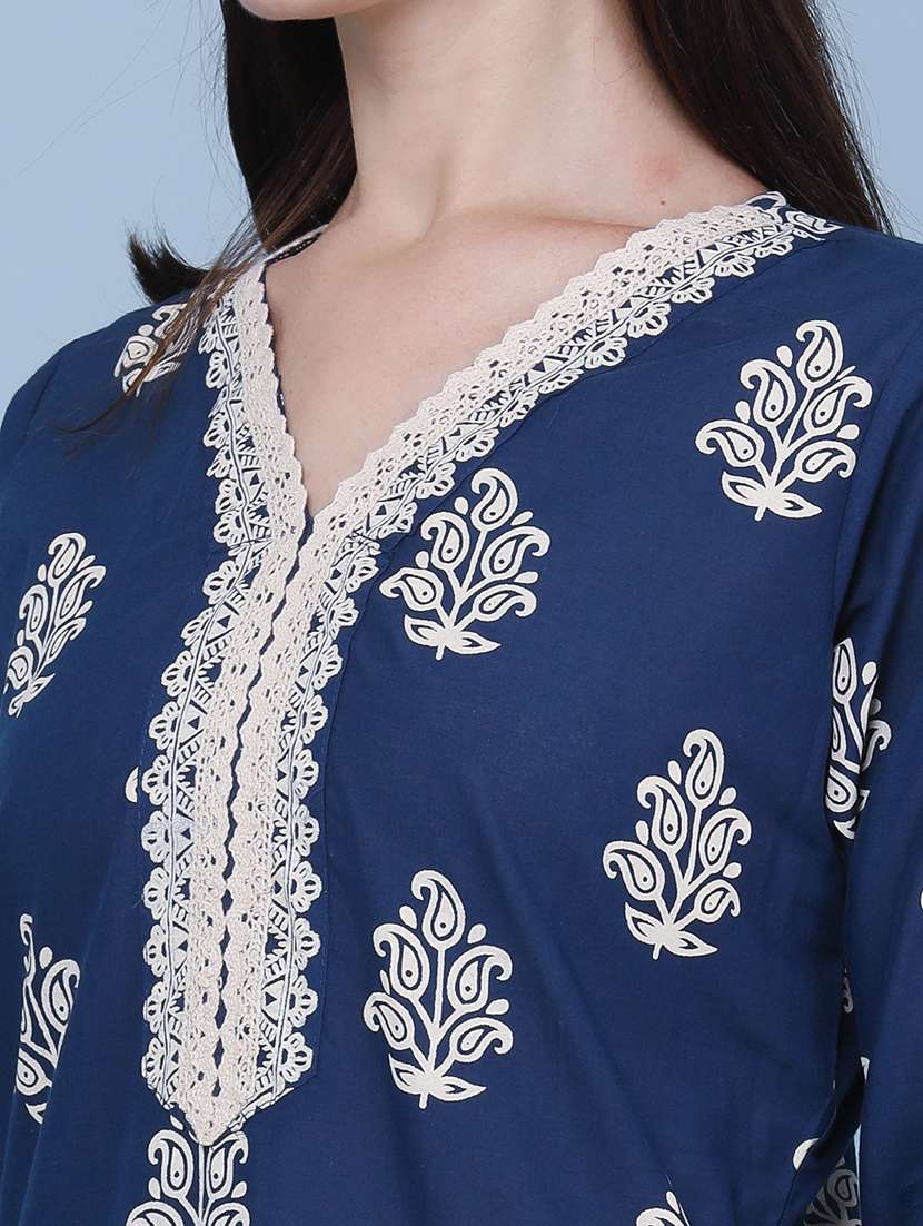 Women Printed Three Quarter Sleeves Kurta And Pant Set - 22319117 -  Standard Image - 5