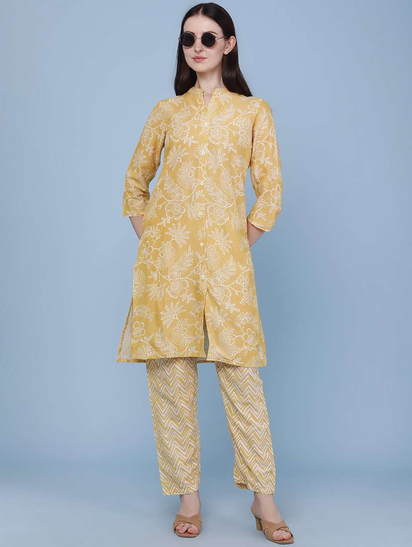women printed three quarter sleeves kurta and pant set
