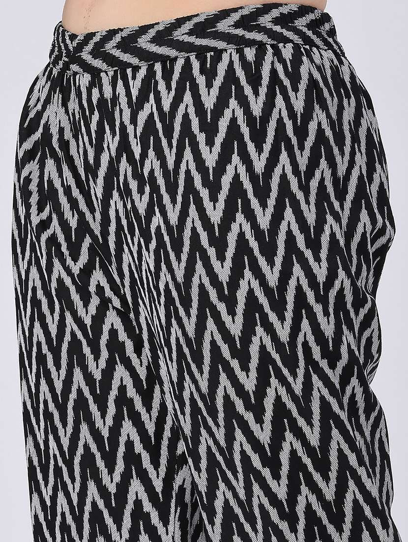 women printed three quarter sleeves kurta and pant set - 22319125 -  Standard Image - 5