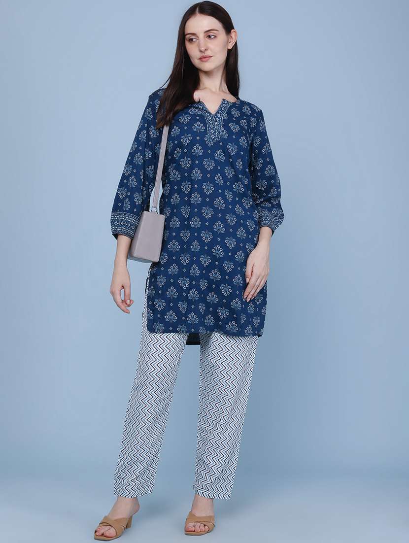 women printed three quarter sleeves straight kurti