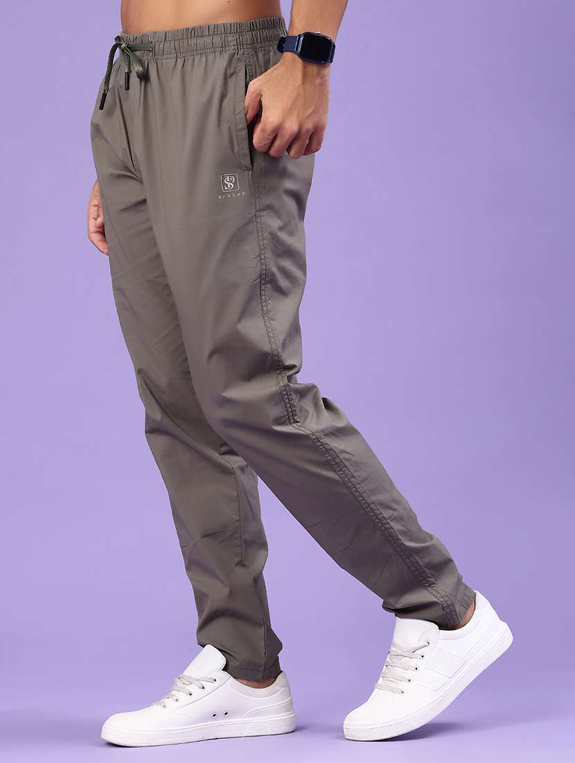 men solid mid rise chinos casual trouser