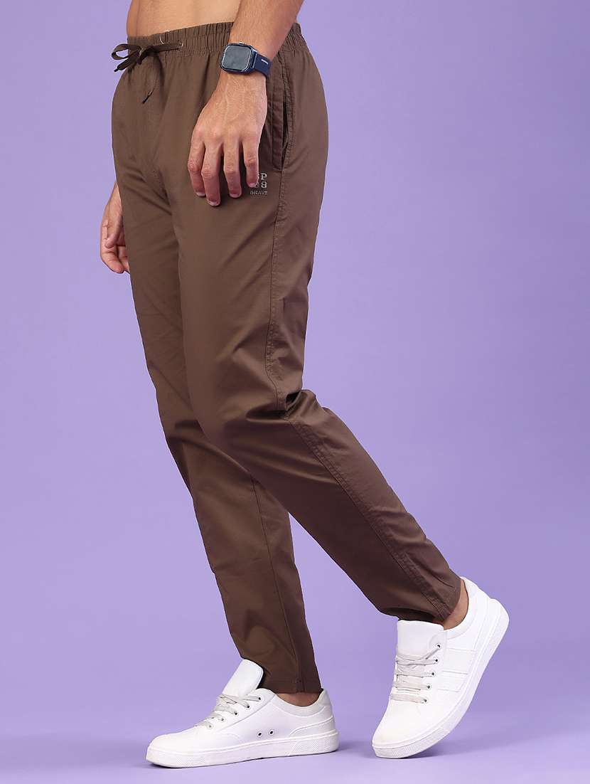 men solid mid rise chinos casual trouser