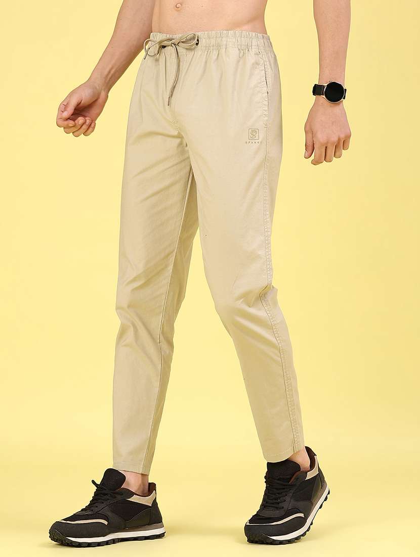 men solid mid rise chinos casual trouser