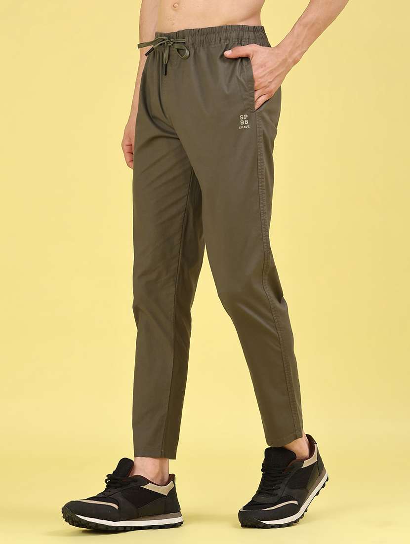 men solid mid rise chinos casual trouser
