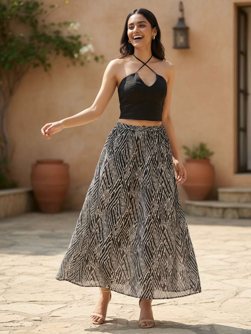 women printed mid rise flared maxi skirt