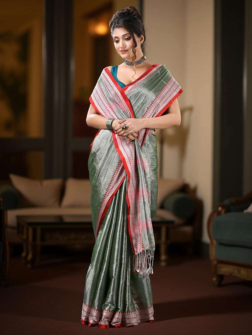 women solid with bordered handloom saree with blouse