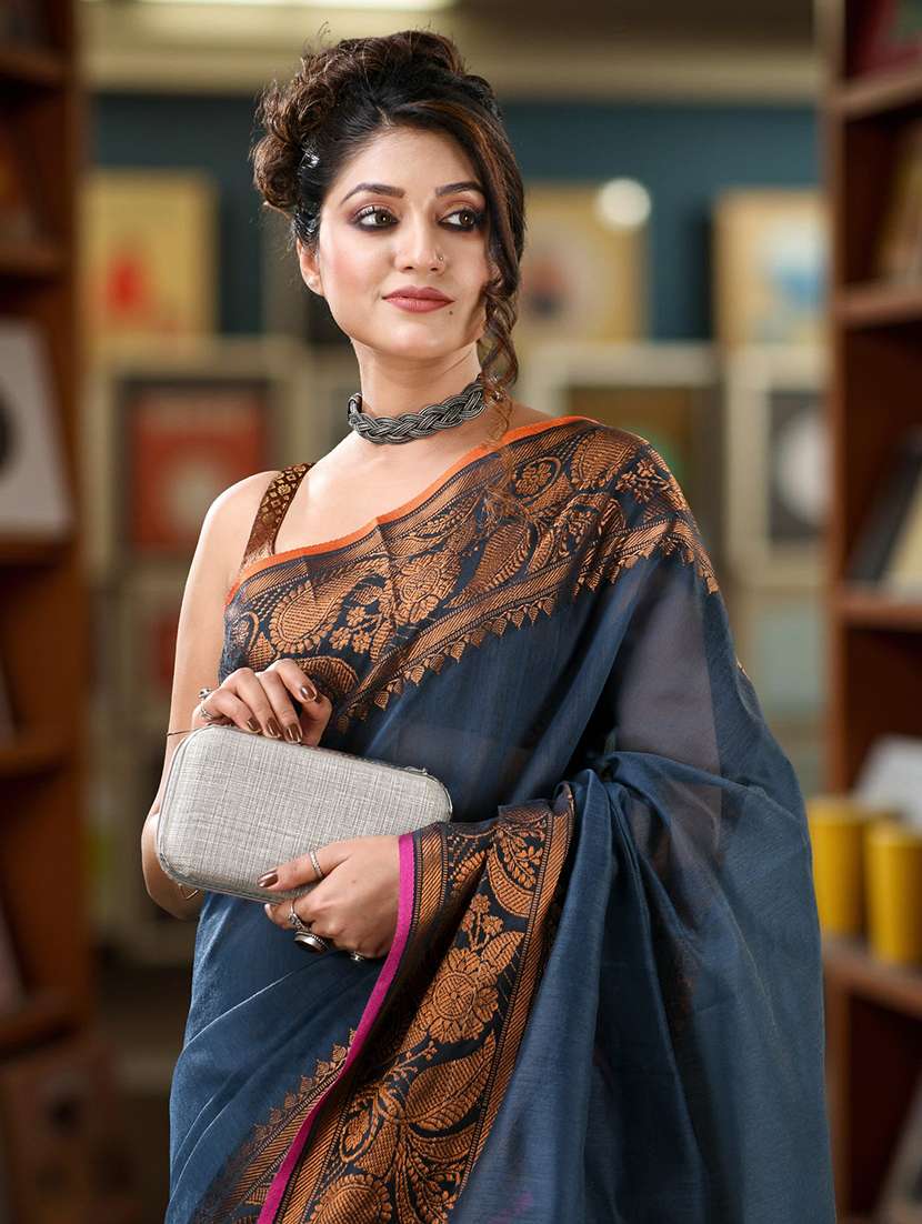 women solid with bordered handloom saree with blouse - 22319577 -  Standard Image - 5