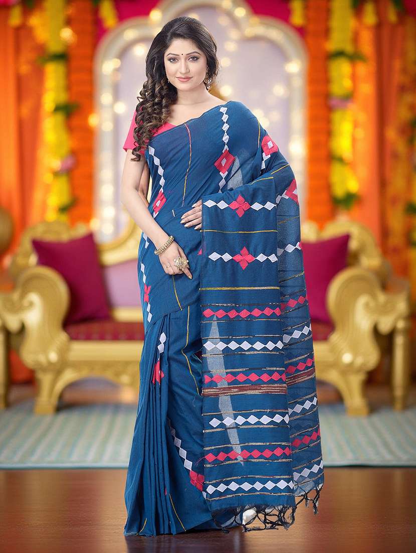 women solid with work handloom saree with blouse