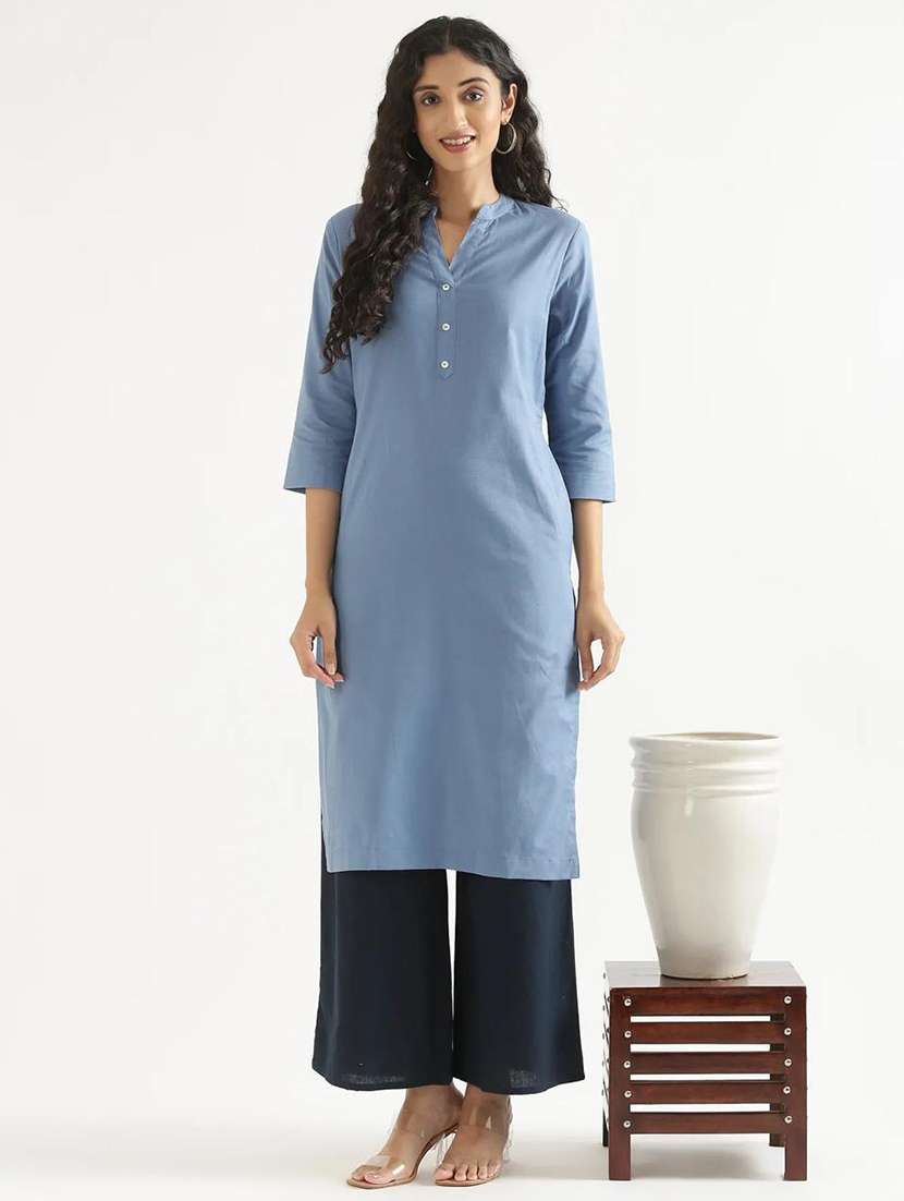 women solid three quarter sleeve straight kurta 