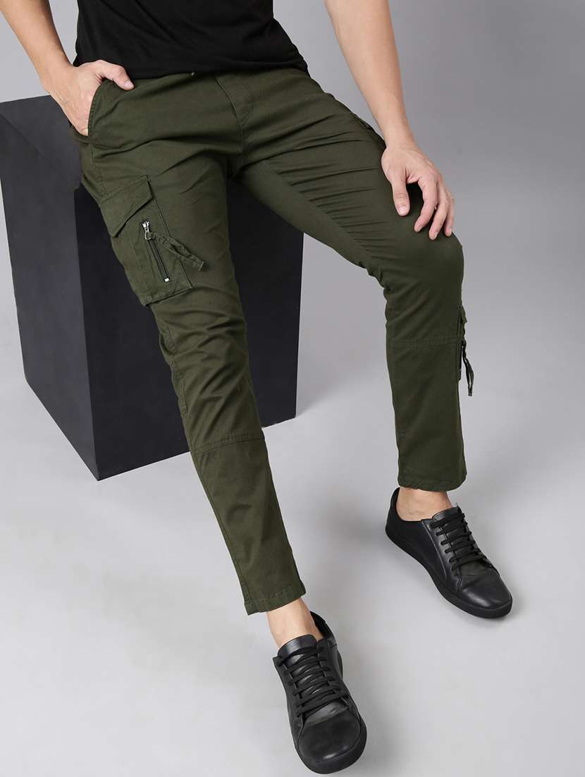men solid mid rise regular fit cargo