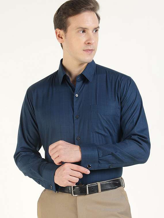 men collared long sleeve formal shirt