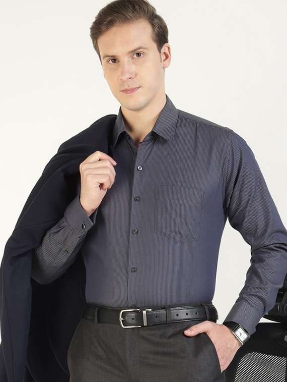 men collared long sleeve formal shirt