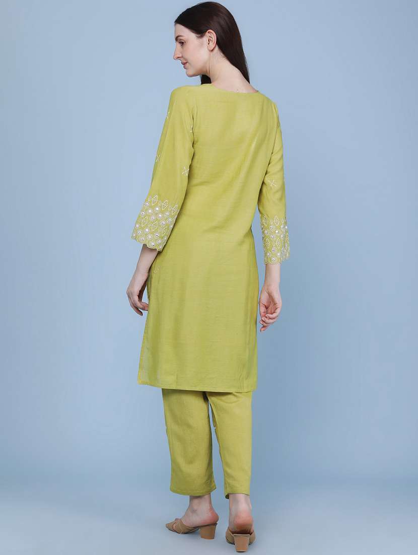 Women Embroidered Three Quarter Sleeves Kurta And Pant Set - 22320909 -  Standard Image - 3