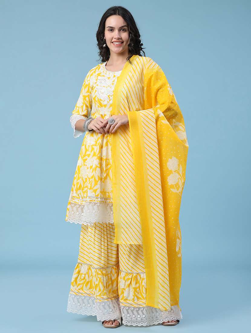 women printed three quarter sleeves kurta sharara set with dupatta - 22321603 -  Standard Image - 3