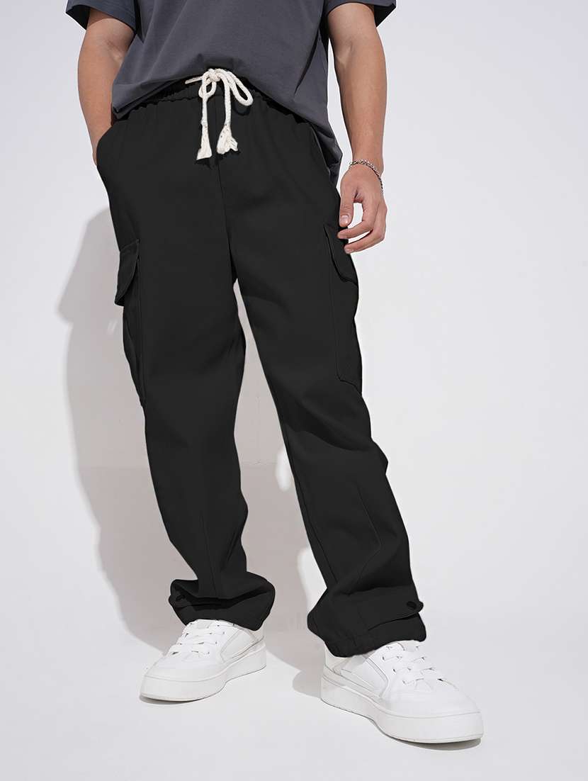 men solid low rise relaxed fit cargo