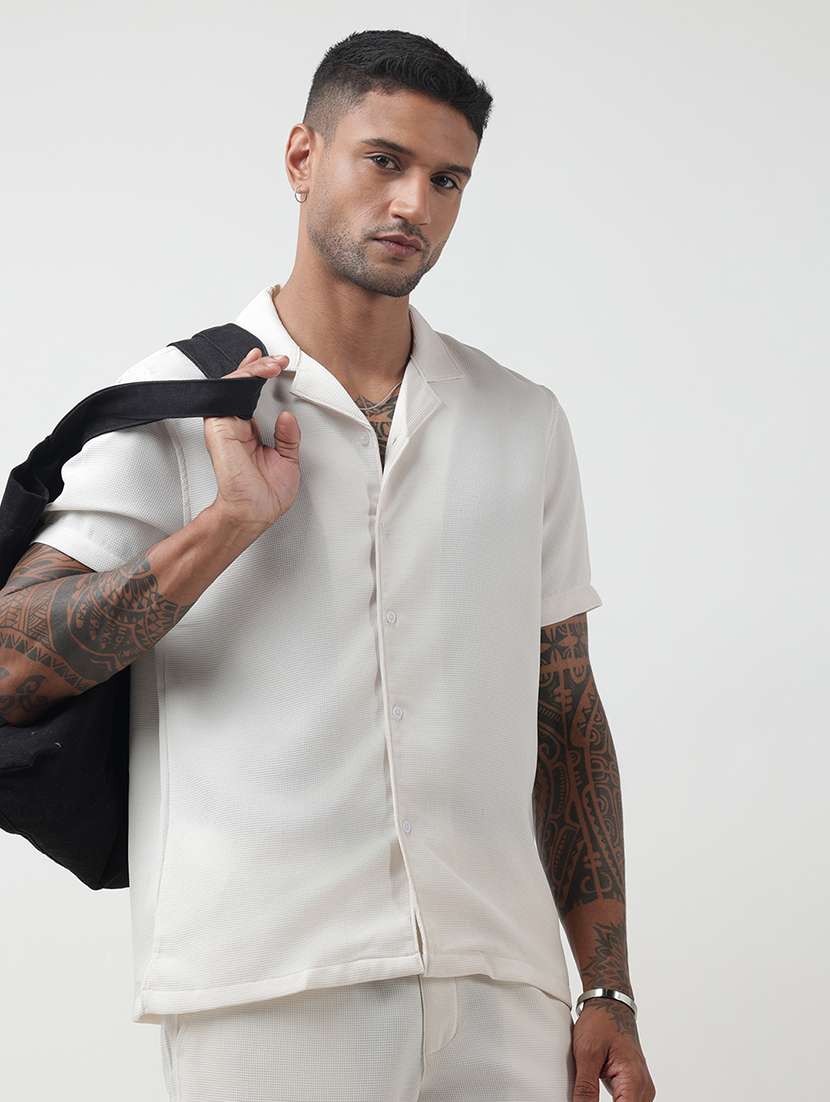 men solid short sleeve shirt & shorts co-ord set