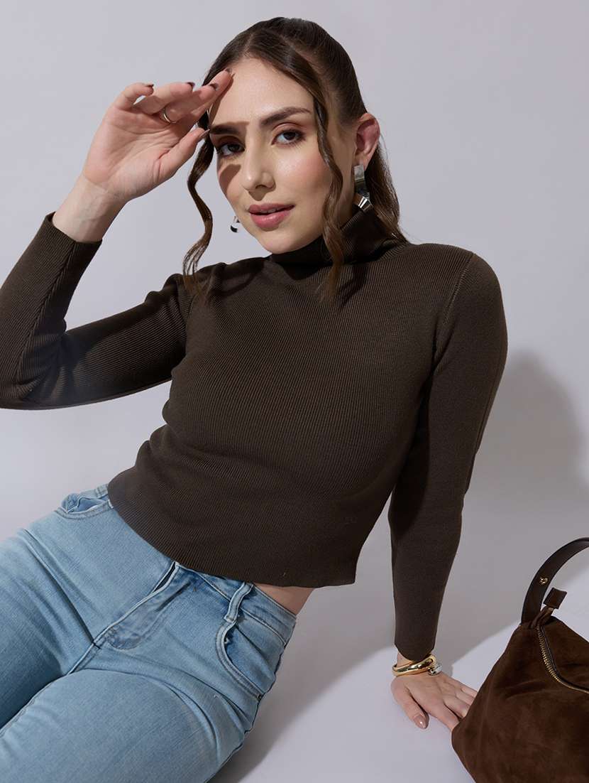 women solid high neck long sleeve crop top