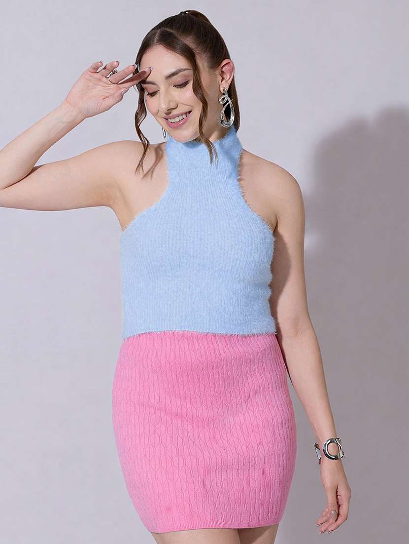 women solid halter neck sleeveless crop top